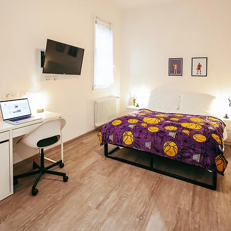 The Superstars - Old Town Apartmán *