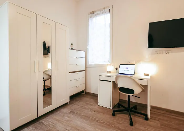 The Superstars - Old Town * بولونيا