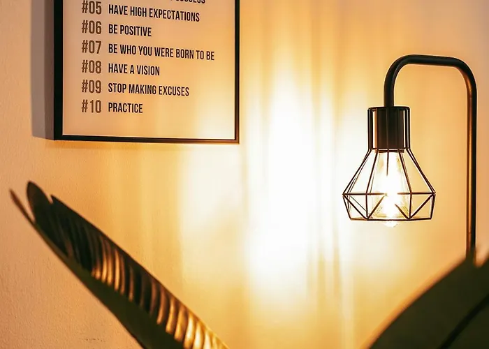 The Superstars - Old Town بولونيا