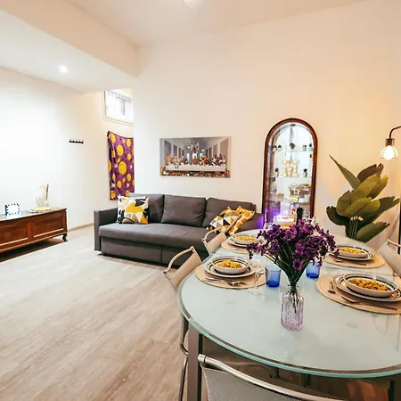 The Superstars - Old Town Apartamento